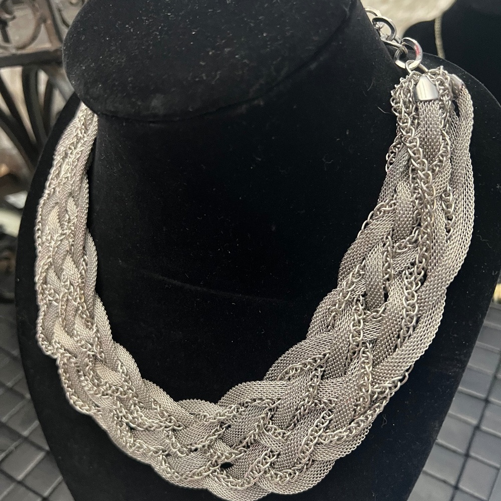 Cable Bib choker collar necklace.